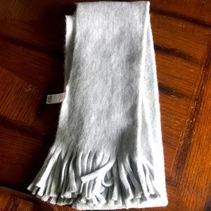 M&S Super Soft Brushed Knit Scarf NWOT Gray
